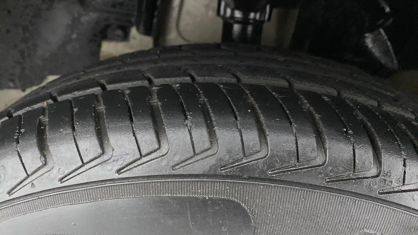 2018 Renault Kwid RXT 0.8, Petrol, Manual, 49,162 km, Left Front Tyre Tread