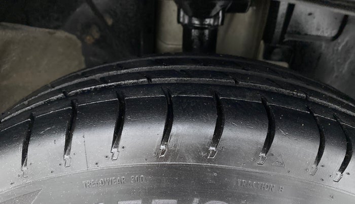 2018 Renault Kwid RXT 0.8, Petrol, Manual, 49,162 km, Right Front Tyre Tread