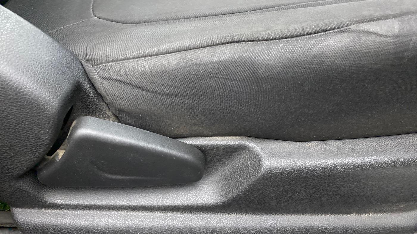 2018 Renault Kwid RXT 0.8, Petrol, Manual, 49,162 km, Driver Side Adjustment Panel