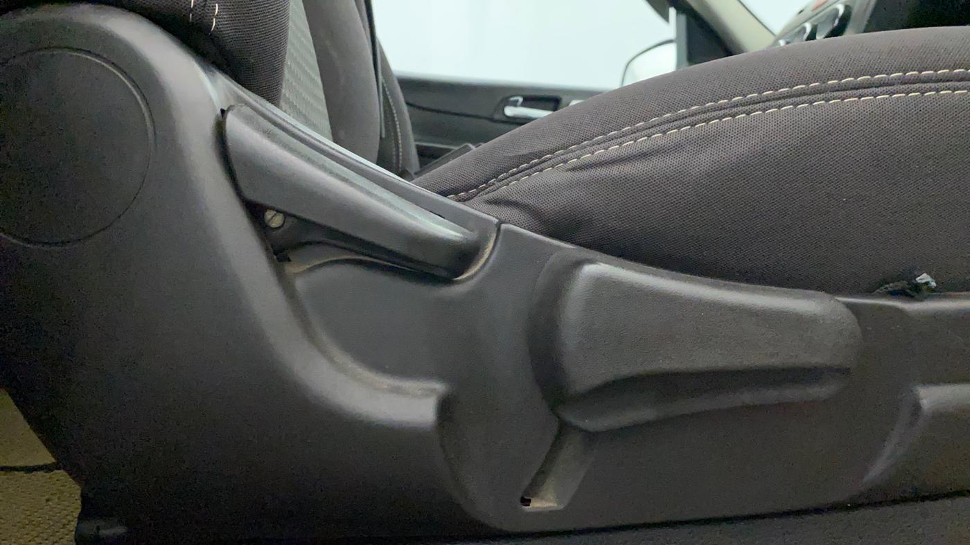 2017 Tata Safari Storme 2.2 EX 4X2, Diesel, Manual, 1,23,218 km, Driver Side Adjustment Panel