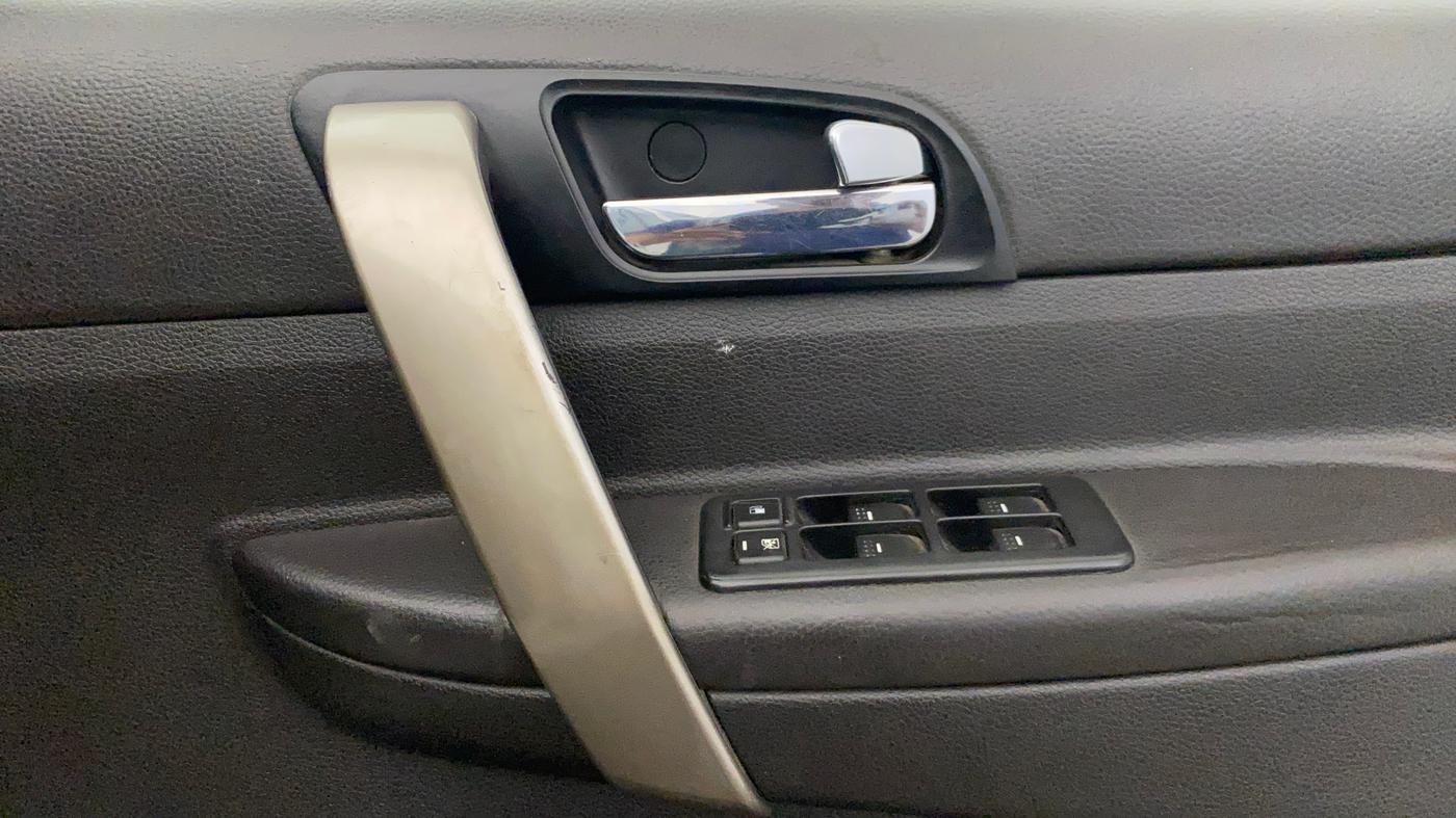2017 Tata Safari Storme 2.2 EX 4X2, Diesel, Manual, 1,23,218 km, Driver Side Door Panels Control