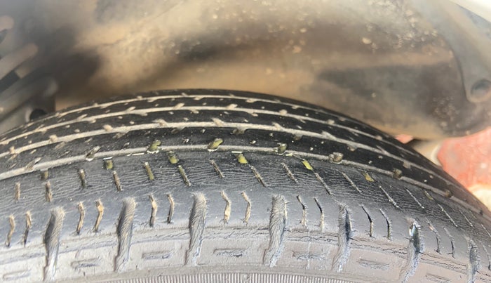 2012 Maruti Zen Estilo VXI, Petrol, Manual, 91,525 km, Right Front Tyre Tread