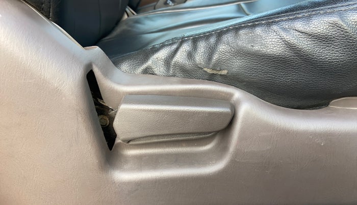 2012 Maruti Zen Estilo VXI, Petrol, Manual, 91,525 km, Driver Side Adjustment Panel