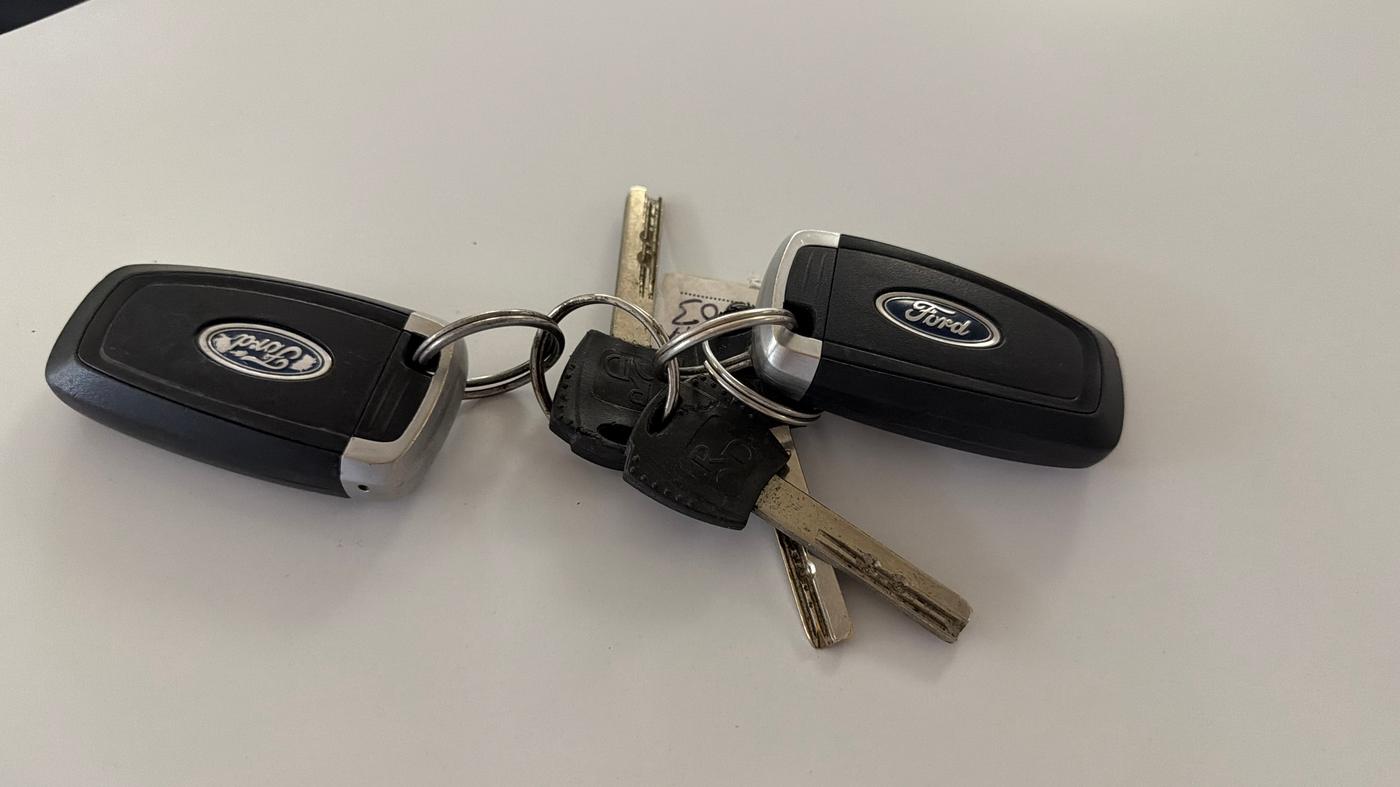 2018 Ford FREESTYLE TITANIUM 1.2 PETROL, Petrol, Manual, 1,07,569 km, Key Close Up