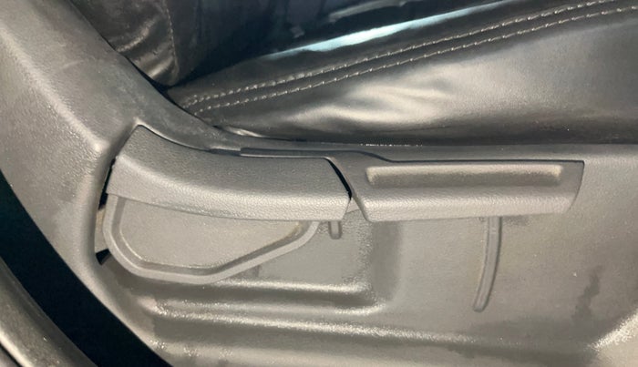 2021 Hyundai GRAND I10 NIOS SPORTZ 1.2 KAPPA VTVT, Petrol, Manual, 83,815 km, Driver Side Adjustment Panel