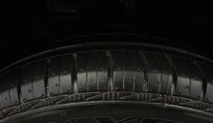 2021 Hyundai GRAND I10 NIOS SPORTZ 1.2 KAPPA VTVT, Petrol, Manual, 83,815 km, Left Front Tyre Tread