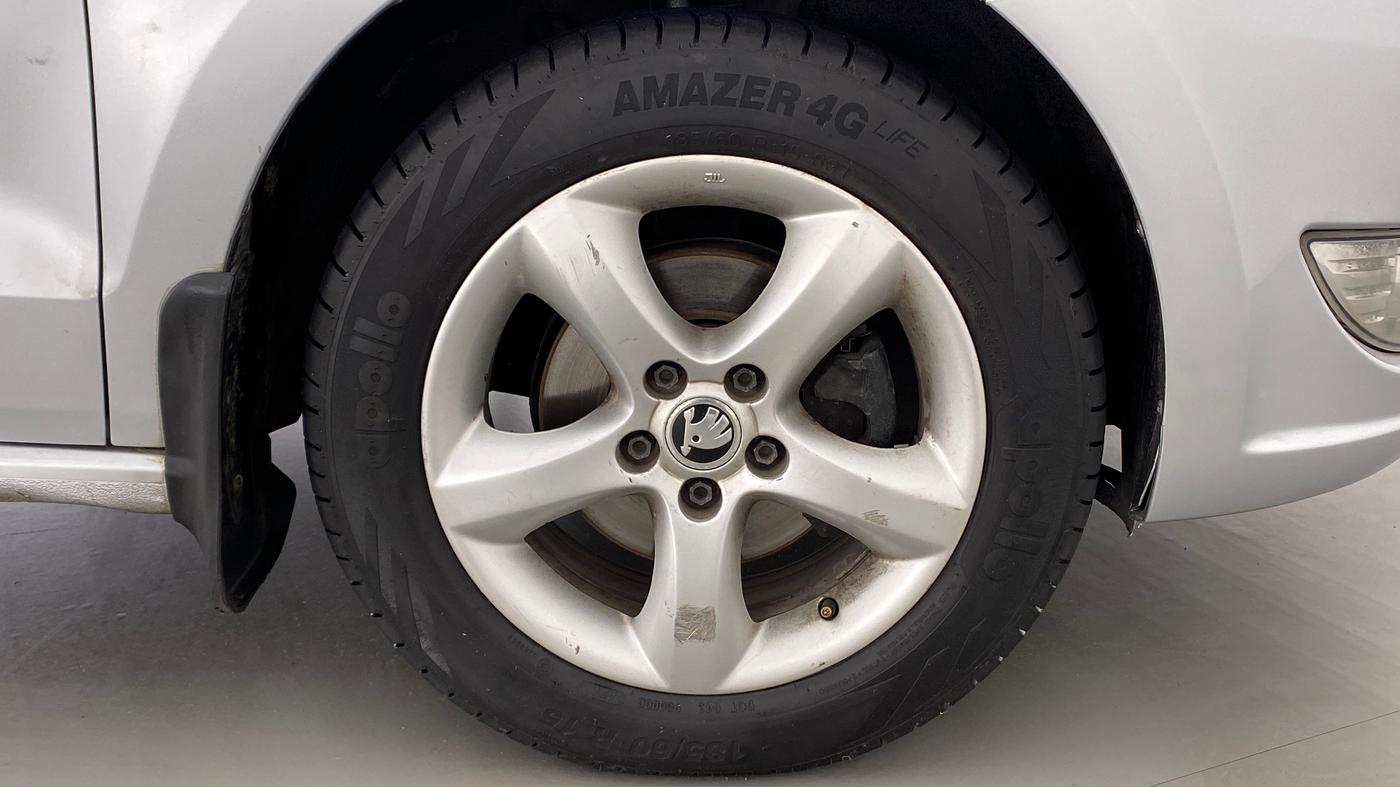 2014 Skoda Rapid 1.5 TDI MT Ambition Plus, Diesel, Manual, 60,646 km, Right Front Wheel