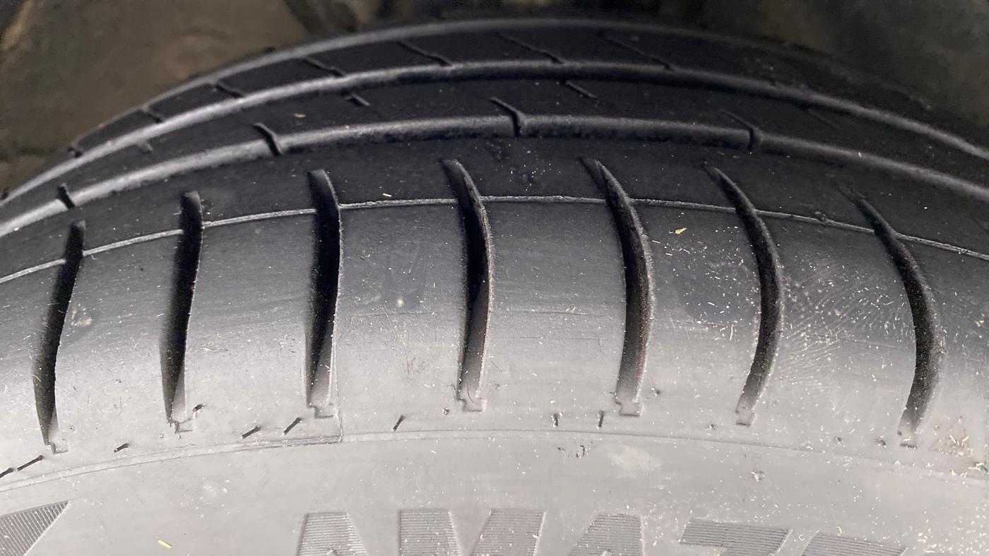 2014 Skoda Rapid 1.5 TDI MT Ambition Plus, Diesel, Manual, 60,646 km, Right Front Tyre Tread