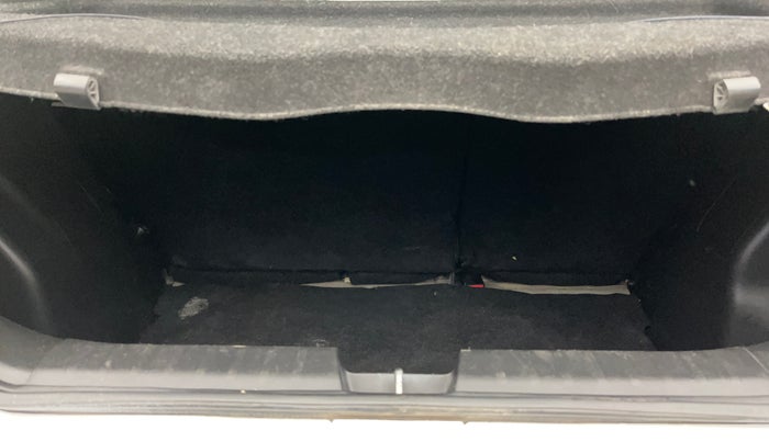 2016 Maruti Baleno DELTA PETROL 1.2, Petrol, Manual, 92,959 km, Boot Inside