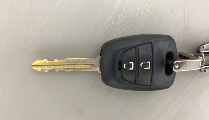 2020 Hyundai NEW SANTRO SPORTZ MT, Petrol, Manual, 46,872 km, Key Close Up