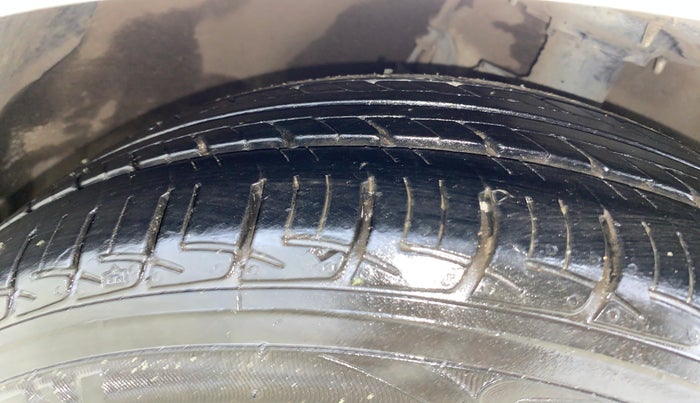 2014 Hyundai Grand i10 ASTA AT 1.2 KAPPA VTVT, Petrol, Automatic, 63,771 km, Right Front Tyre Tread