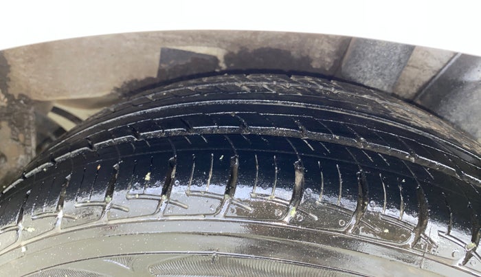 2014 Hyundai Grand i10 ASTA AT 1.2 KAPPA VTVT, Petrol, Automatic, 63,771 km, Left Rear Tyre Tread