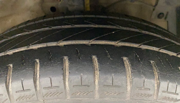 2013 Maruti Ertiga ZDI, Diesel, Manual, 47,643 km, Right Front Tyre Tread