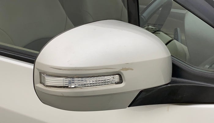 2013 Maruti Ertiga ZDI, Diesel, Manual, 47,643 km, Right rear-view mirror - Minor folding noise