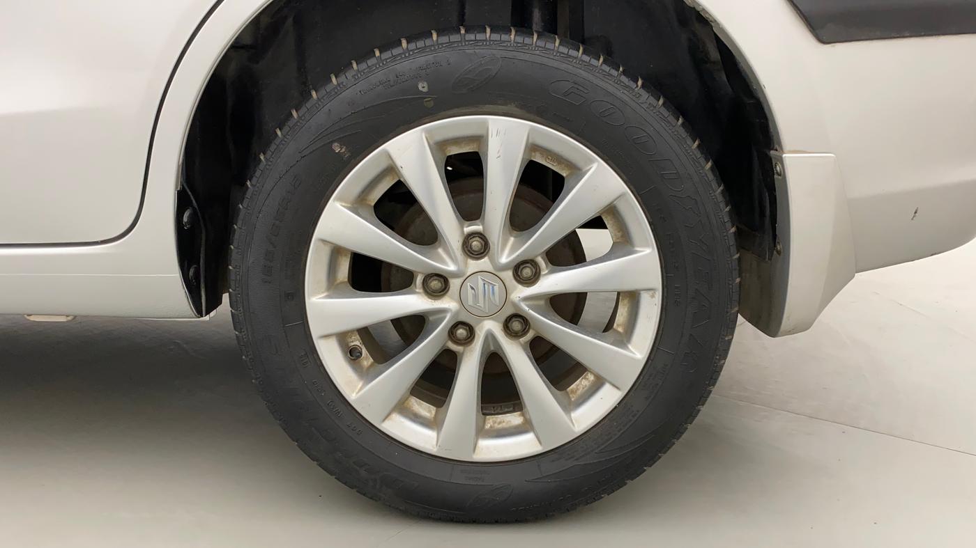 2013 Maruti Ertiga ZDI, Diesel, Manual, 47,643 km, Left Rear Wheel