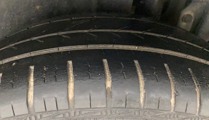 2013 Maruti Ertiga ZDI, Diesel, Manual, 47,643 km, Left Rear Tyre Tread
