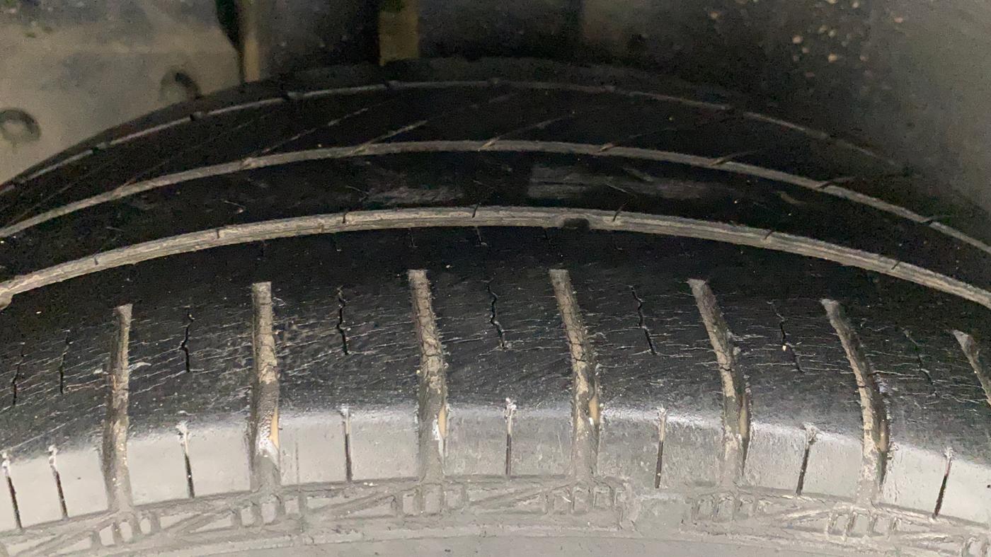 2013 Maruti Ertiga ZDI, Diesel, Manual, 47,643 km, Right Rear Tyre Tread