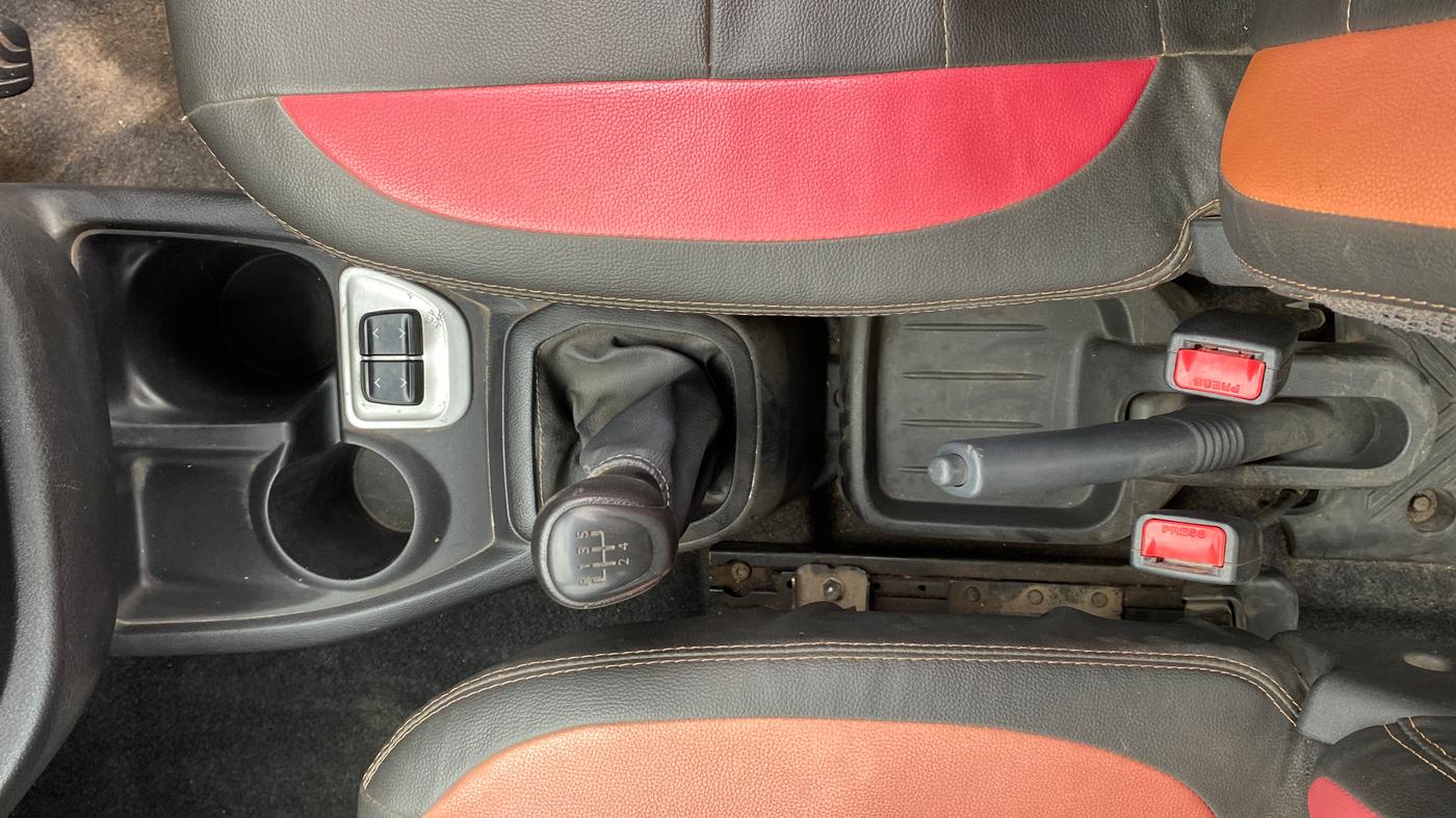2017 Datsun Redi Go T (O), Petrol, Manual, 42,307 km, Gear Lever