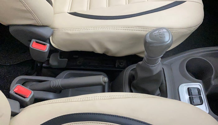 2017 Datsun Redi Go T (O), Petrol, Manual, 66,317 km, Gear Lever