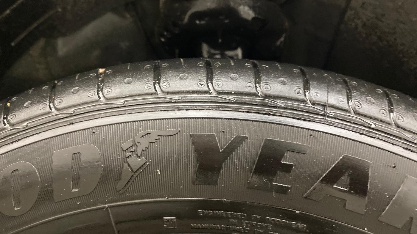 2023 Hyundai VENUE S(O) 1.2, Petrol, Manual, 18,060 km, Right Front Tyre Tread