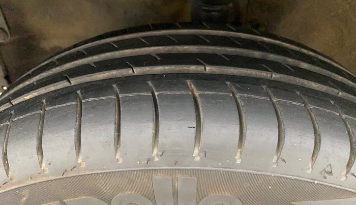 2011 Maruti Wagon R 1.0 VXI, Petrol, Manual, 38,782 km, Left Front Tyre Tread