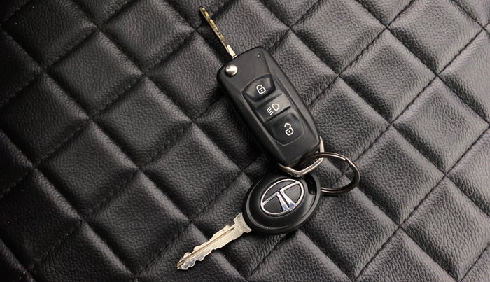 2018 Tata Tiago XZA PETROL, Petrol, Automatic, 63,540 km, Key Close Up