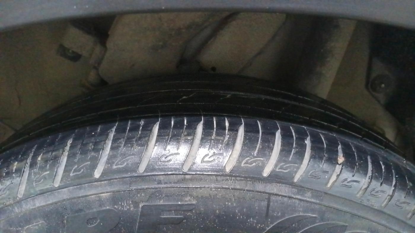 2023 Hyundai VENUE SX (O) 1.0 TURBO DCT, Petrol, Automatic, 27,685 km, Left Rear Tyre Tread