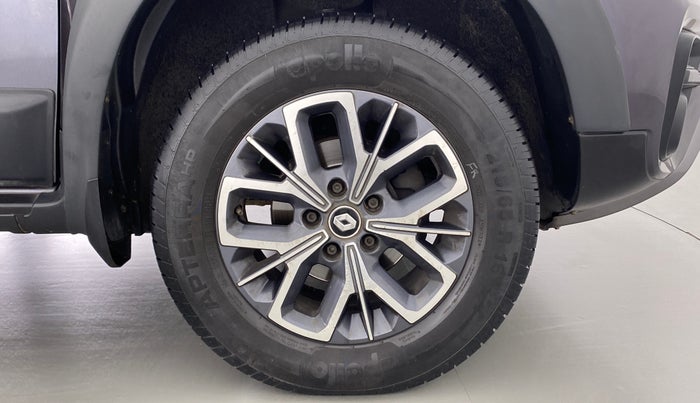 2019 Renault Duster RXS (O) CVT, Petrol, Automatic, 30,563 km, Right Front Wheel