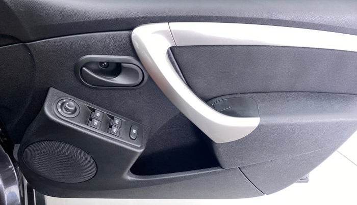 2019 Renault Duster RXS (O) CVT, Petrol, Automatic, 30,563 km, Driver Side Door Panels Control