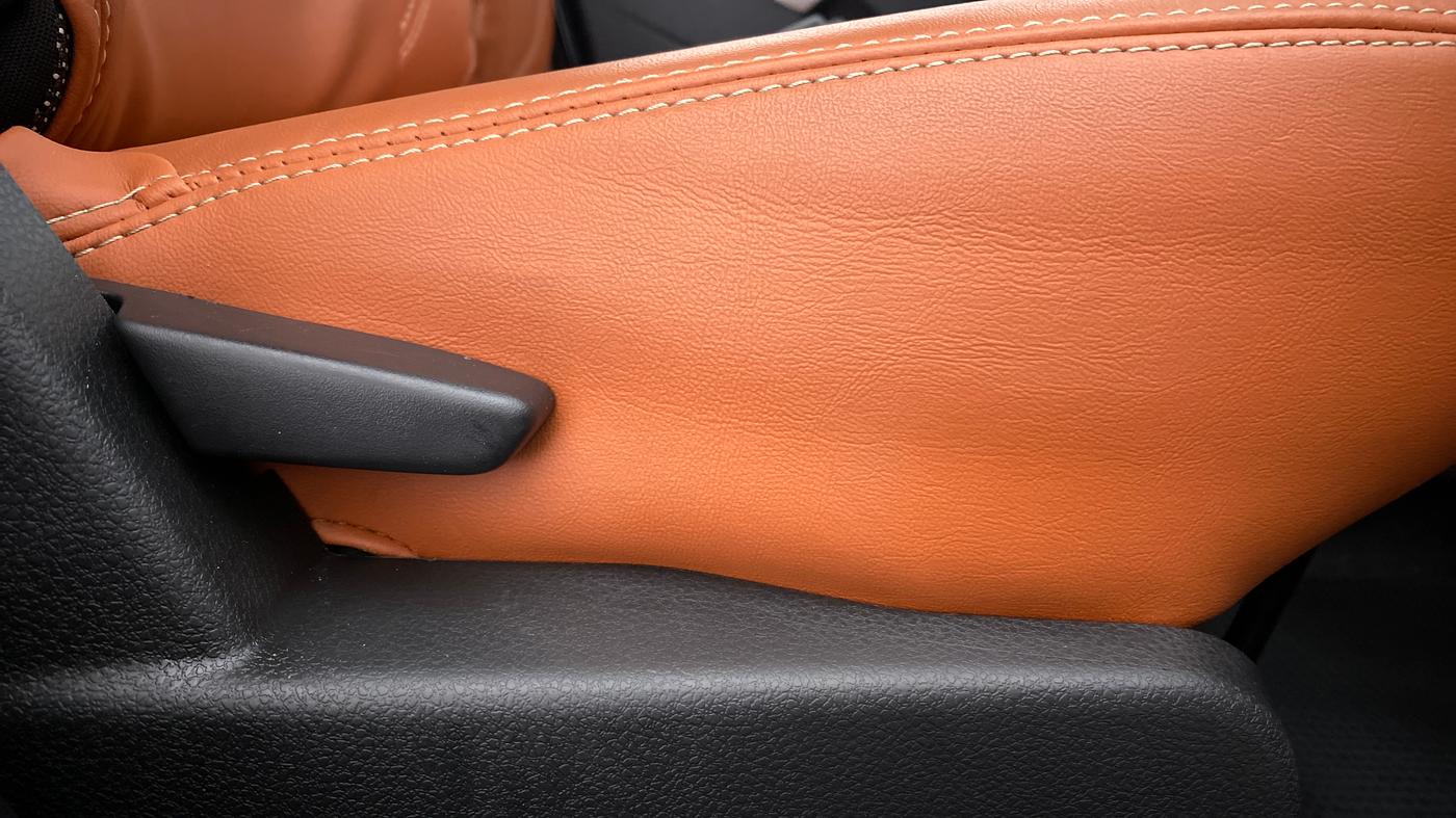 2019 Renault Duster RXS (O) CVT, Petrol, Automatic, 30,563 km, Driver Side Adjustment Panel