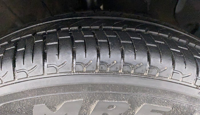 2022 Hyundai NEW SANTRO SPORTZ EXECUTIVE MT CNG, CNG, Manual, 13,953 km, Right Front Tyre Tread