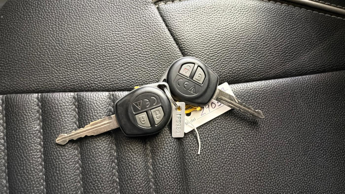 2021 Maruti Swift VXI, Petrol, Manual, 31,061 km, Key Close Up