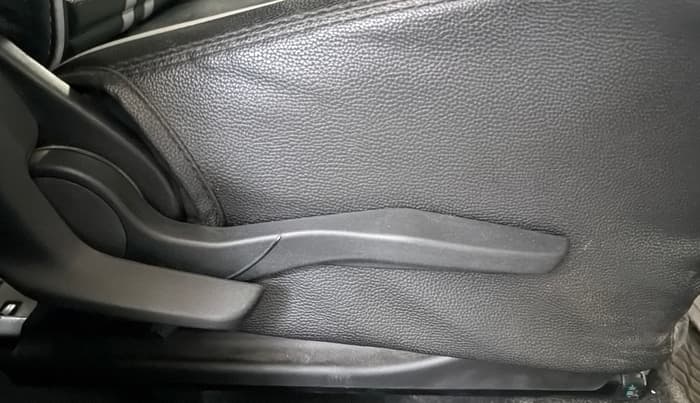 2021 Maruti Swift VXI, Petrol, Manual, 31,061 km, Driver Side Adjustment Panel