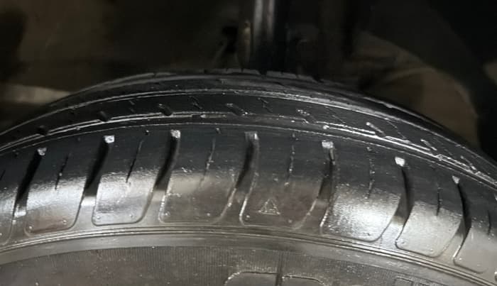 2021 Maruti Swift VXI, Petrol, Manual, 31,061 km, Right Front Tyre Tread