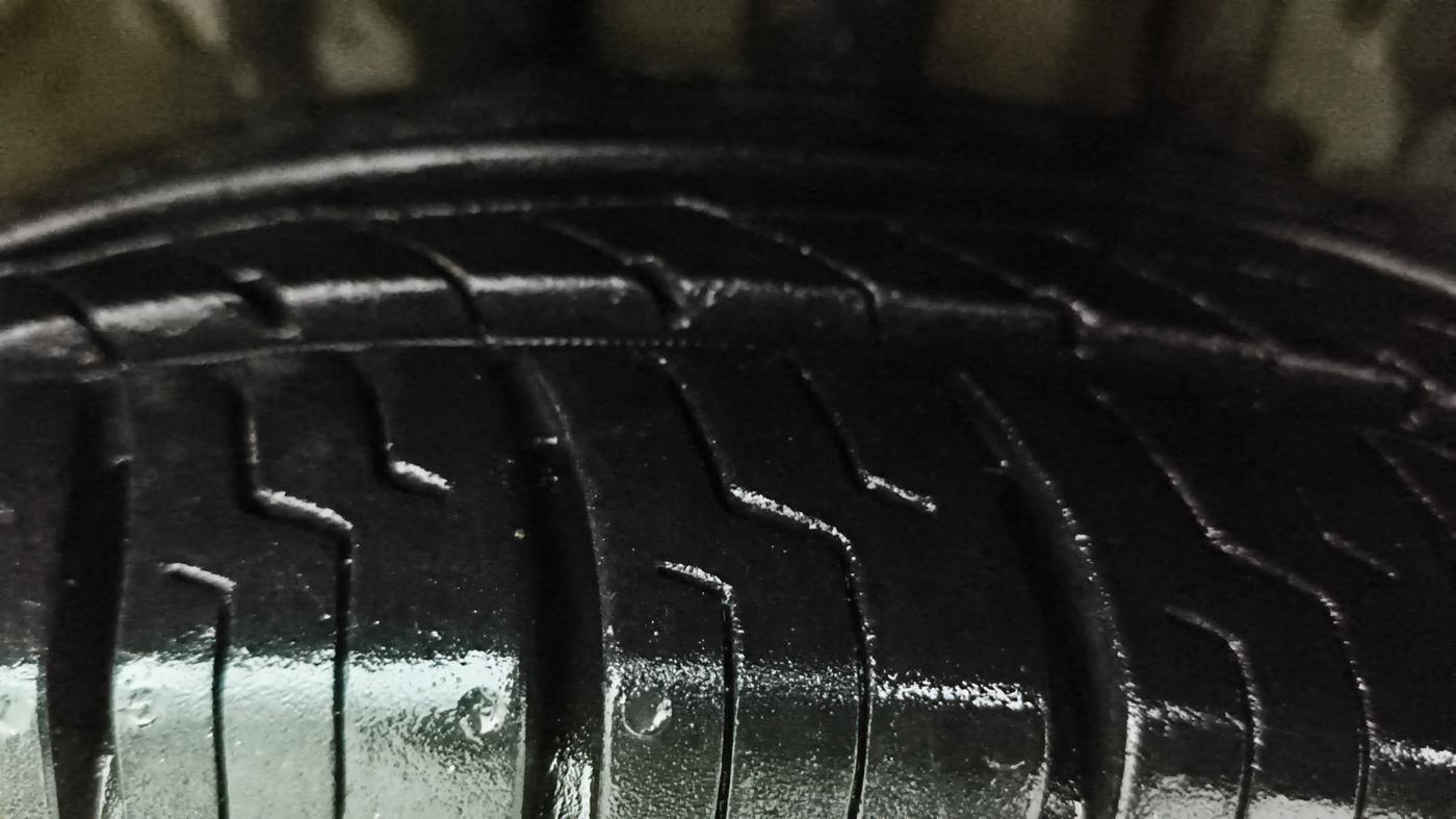 2018 Renault Kwid RXT 0.8, Petrol, Manual, 67,307 km, Right Front Tyre Tread