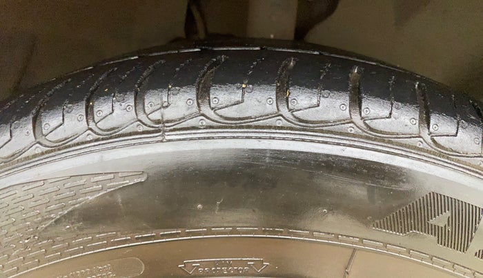 2021 Ford Ecosport TITANIUM 1.5L SPORTS(SUNROOF) DIESEL, Diesel, Manual, 48,895 km, Right Front Tyre Tread