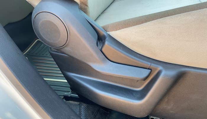 2020 Maruti New Wagon-R ZXI 1.2, Petrol, Manual, 88,891 km, Driver Side Adjustment Panel