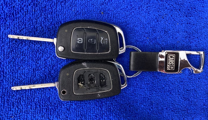 2015 Hyundai Xcent S 1.2 OPT, Petrol, Manual, 41,023 km, Key Close Up