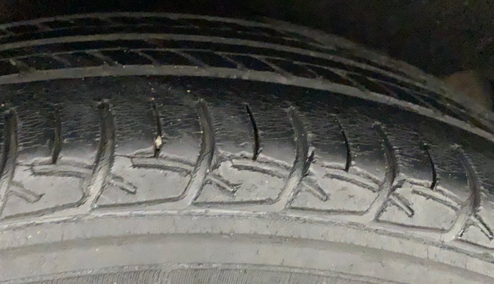 2018 Maruti Baleno DELTA PETROL 1.2, Petrol, Manual, 77,462 km, Right Rear Tyre Tread