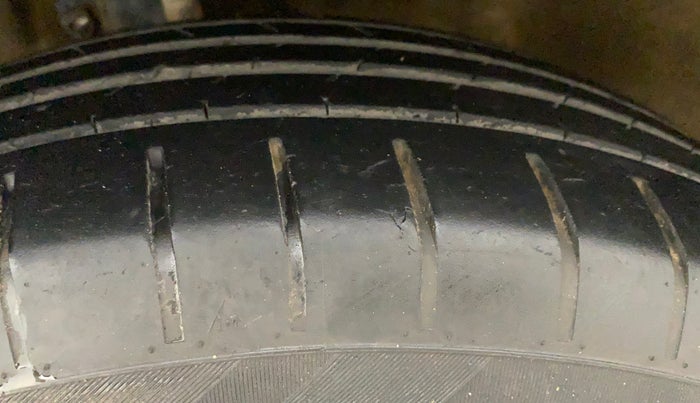 2018 Maruti Baleno DELTA PETROL 1.2, Petrol, Manual, 77,462 km, Left Front Tyre Tread