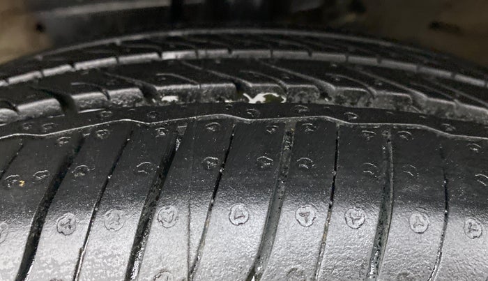 2013 Renault Pulse RXZ DIESEL, Diesel, Manual, 62,189 km, Left Front Tyre Tread