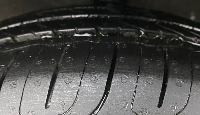 2013 Renault Pulse RXZ DIESEL, Diesel, Manual, 62,189 km, Right Rear Tyre Tread