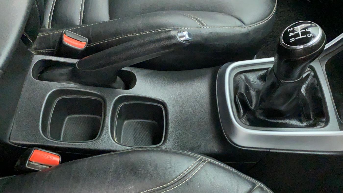2018 Maruti S Cross ZETA 1.3, Diesel, Manual, 89,162 km, Gear Lever