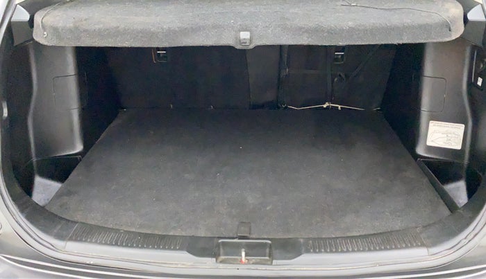 2018 Maruti S Cross ZETA 1.3, Diesel, Manual, 89,162 km, Boot Inside