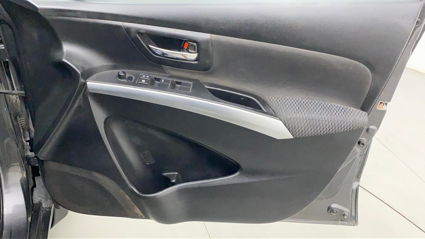 2018 Maruti S Cross ZETA 1.3, Diesel, Manual, 89,162 km, Driver Side Door Panels Control