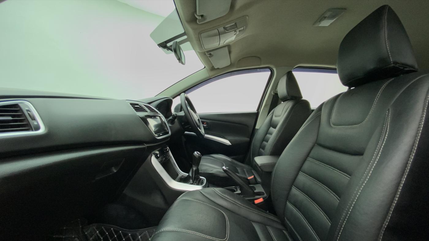 2018 Maruti S Cross ZETA 1.3, Diesel, Manual, 89,162 km, Right Side Front Door Cabin