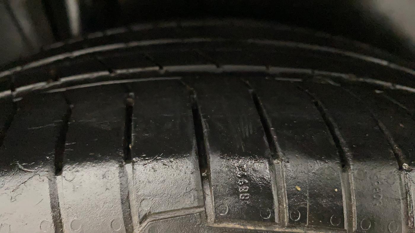 2012 Maruti Ertiga ZXI, Petrol, Manual, 65,874 km, Right Rear Tyre Tread