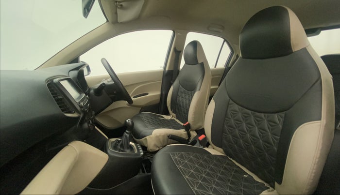 2019 Hyundai NEW SANTRO SPORTZ CNG, CNG, Manual, 73,922 km, Right Side Front Door Cabin