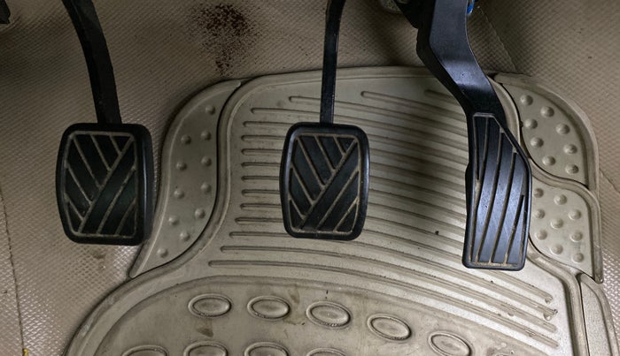 2018 Maruti Ertiga VXI, Petrol, Manual, 23,600 km, Pedals