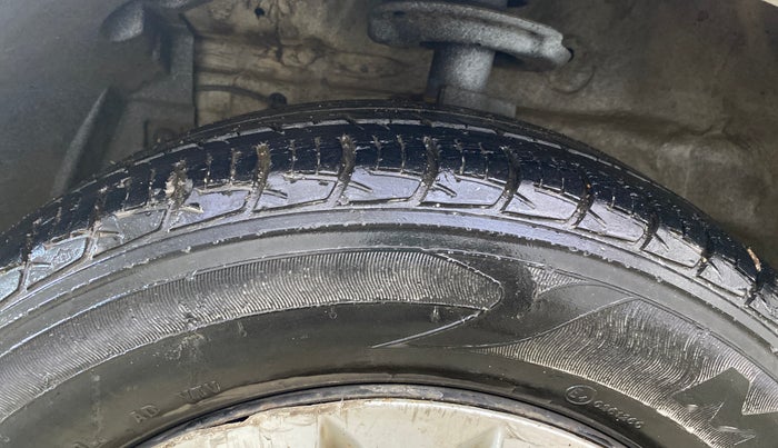 2018 Maruti Ertiga VXI, Petrol, Manual, 23,600 km, Left Front Tyre Tread